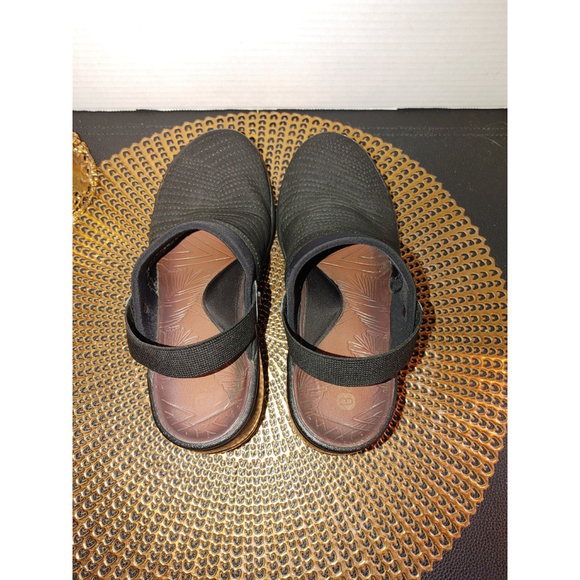 BZees Kitty Clog Size 7M - Picture 6 of 6